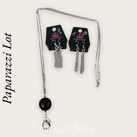 Bundle Sale 3 for $15 | NWT Paparazzi Earrings & Badge Holder - Picture 1 of 6